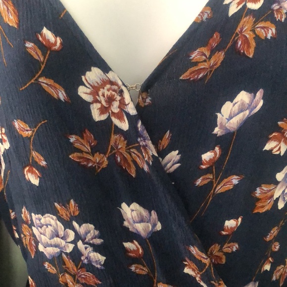 American Eagle outfitters flower dress - Picture 3 of 6